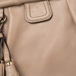 Pre Owned Gucci Beige Leather Bamboo Frame Tassel Clutch