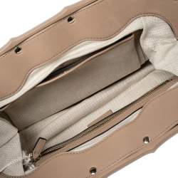 Pre Owned Gucci Beige Leather Bamboo Frame Tassel Clutch
