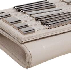 مملوكة مسبقًا Gucci White Leather Studded Long Clutch