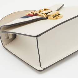 مملوكة مسبقًا Gucci Off White Leather Mini Web Chain Sylvie Top Handle Bag