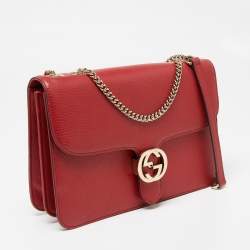 مملوكة مسبقًا حقيبة كروس غوتشي دولار جلد حمراء بسلسلة وشعار جي متشابك