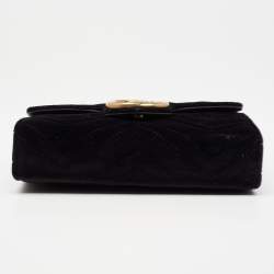 مملوكة مسبقًا Gucci Black Matelassé Velvet GG Marmont Wallet On Chain