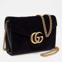 مملوكة مسبقًا Gucci Black Matelassé Velvet GG Marmont Wallet On Chain