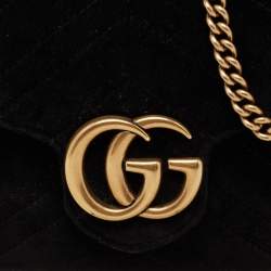 مملوكة مسبقًا Gucci Black Matelassé Velvet GG Marmont Wallet On Chain