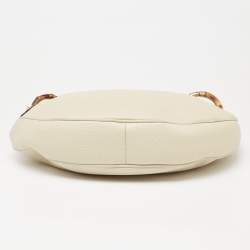 مملوكة مسبقًا Gucci Off White Leather Bamboo Ring Half Moon Hobo