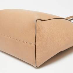 مملوكة مسبقًا حقيبة يد توتس غوتشي سوينج جلد بيج