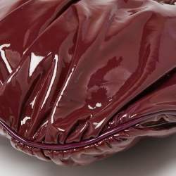 مملوكة مسبقًا حقيبة هوبو غوتشي هيستريا جلد بنفسجي لامع