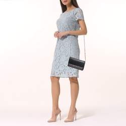 مملوكة مسبقًا محفظة غوتشي جلد أسود مرصع بسلسلة