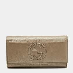 مملوكة مسبقًا محفظة كونتيننتال غوتشي سوهو جلد بيج ميتالك بقلاب 
