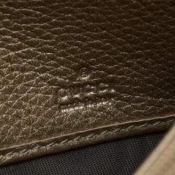 مملوكة مسبقًا محفظة كونتيننتال غوتشي سوهو جلد بيج ميتالك بقلاب 