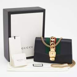 مملوكة مسبقًا حقيبة كتف غوتشي سوبر ميني سيلفي جلد أسود