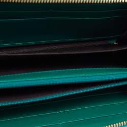 مملوكة مسبقًا محفظة كونتيننتال غوتشي جلد غوتشيسيما أخضر سحاب ملتف 