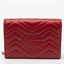 مملوكة مسبقًا محفظة بسلسلة غوتشي جي جي مارمونت جلد ماتيلاس أحمر