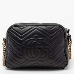 مملوكة مسبقًا Gucci Black Matelassé Leather Medium GG Marmont Camera Bag