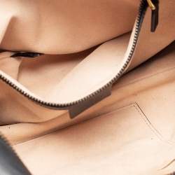 مملوكة مسبقًا Gucci Black Matelassé Leather Medium GG Marmont Camera Bag