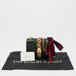 Pre Owned حقيبة كتف غوتشي ميني سيلفي ويب جلد أسود بسلسلة صغيرة 