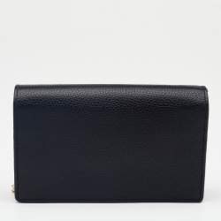 مملوكة مسبقًا Gucci Black Pebbled Leather Soho Wallet On Chain
