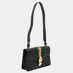 مملوكة مسبقًا Gucci Black Leather Sylvie Shoulder Bag