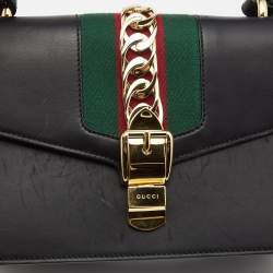 مملوكة مسبقًا Gucci Black Leather Sylvie Shoulder Bag