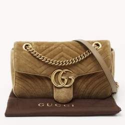 مملوكة مسبقًا حقيبة كتف غوتشي جي جي مارمونت قطيفة مبطنة خضراء صغيرة