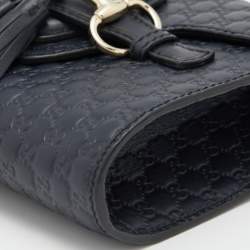 مملوكة مسبقًا Gucci Navy Blue Microguccissima Leather Mini Emily Chain Bag