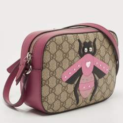 Pre Owned Gucci Old Rose/Beige GG Supreme Canvas and Leather Bee Embellishment Camera Crossbody Bag