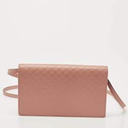 مملوكة مسبقًا حقيبة كروس غوتشي قلاب جلد مايكروغوتشيسيما رصاصي 