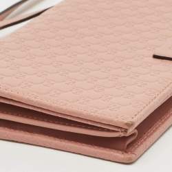 مملوكة مسبقًا حقيبة كروس غوتشي قلاب جلد مايكروغوتشيسيما رصاصي 