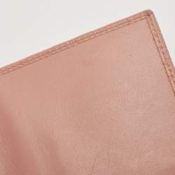 مملوكة مسبقًا حقيبة كروس غوتشي قلاب جلد مايكروغوتشيسيما رصاصي 