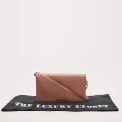 مملوكة مسبقًا حقيبة كروس غوتشي قلاب جلد مايكروغوتشيسيما رصاصي 