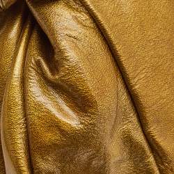 مملوكة مسبقًا Gucci Metallic Gold Patent Leather Large Hysteria Clutch