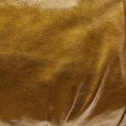 مملوكة مسبقًا Gucci Metallic Gold Patent Leather Large Hysteria Clutch