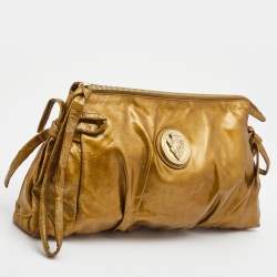 مملوكة مسبقًا Gucci Metallic Gold Patent Leather Large Hysteria Clutch
