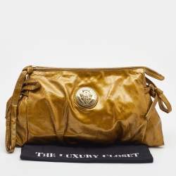 مملوكة مسبقًا Gucci Metallic Gold Patent Leather Large Hysteria Clutch
