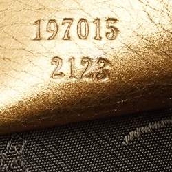 مملوكة مسبقًا Gucci Metallic Gold Patent Leather Large Hysteria Clutch