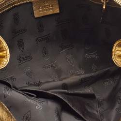 مملوكة مسبقًا Gucci Metallic Gold Patent Leather Large Hysteria Clutch