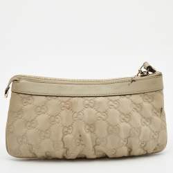 مملوكة مسبقًا Gucci Off-White Guccissima Leather Interlocking G Wristlet Clutch