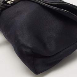 مملوكة مسبقًا Gucci Black Satin Bamboo Croisette Clutch