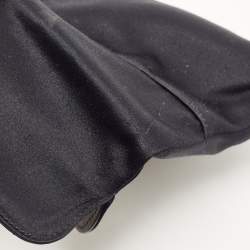 مملوكة مسبقًا Gucci Black Satin Bamboo Croisette Clutch