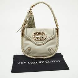 Pre Owned Gucci Off White Leather Small Britt Tassel Hobo