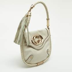 Pre Owned Gucci Off White Leather Small Britt Tassel Hobo