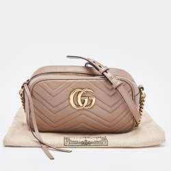 Pre Owned حقيبة كاميرا كروس غوتشي جي جي مارمونت جلد بيج ماتيلاس صغيرة