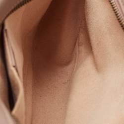 Pre Owned حقيبة كاميرا كروس غوتشي جي جي مارمونت جلد بيج ماتيلاس صغيرة