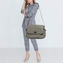 Pre Owned Gucci Beige/Black GG Supreme Canvas and Leather Diaper Messenger Bag