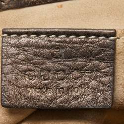 مملوكة مسبقًا حقيبة كروس غوتشي 1973 بسلسلة جلد أخضر داكن صغيرة