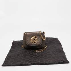 مملوكة مسبقًا حقيبة كروس غوتشي 1973 بسلسلة جلد أخضر داكن صغيرة