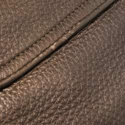 مملوكة مسبقًا حقيبة كروس غوتشي 1973 بسلسلة جلد أخضر داكن صغيرة