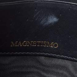 مملوكة مسبقًا Gucci Black Leather Guccy Star Wristlet Pouch