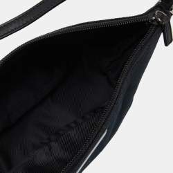 مملوكة مسبقًا Gucci Black GG Canvas and Leather Baguette Bag