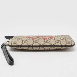Gucci Beige GG Supreme Canvas Snake Print Wristlet Pouch
